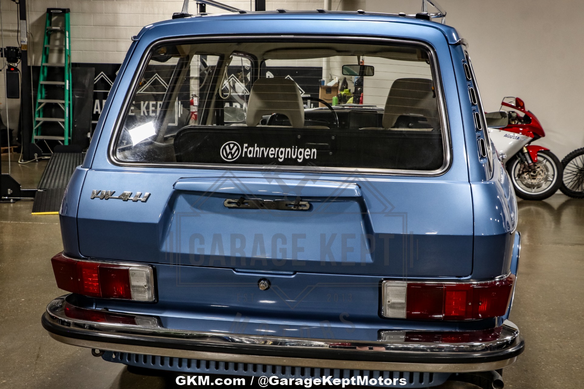 Volkswagen-Other-1972-Blue-Black-47