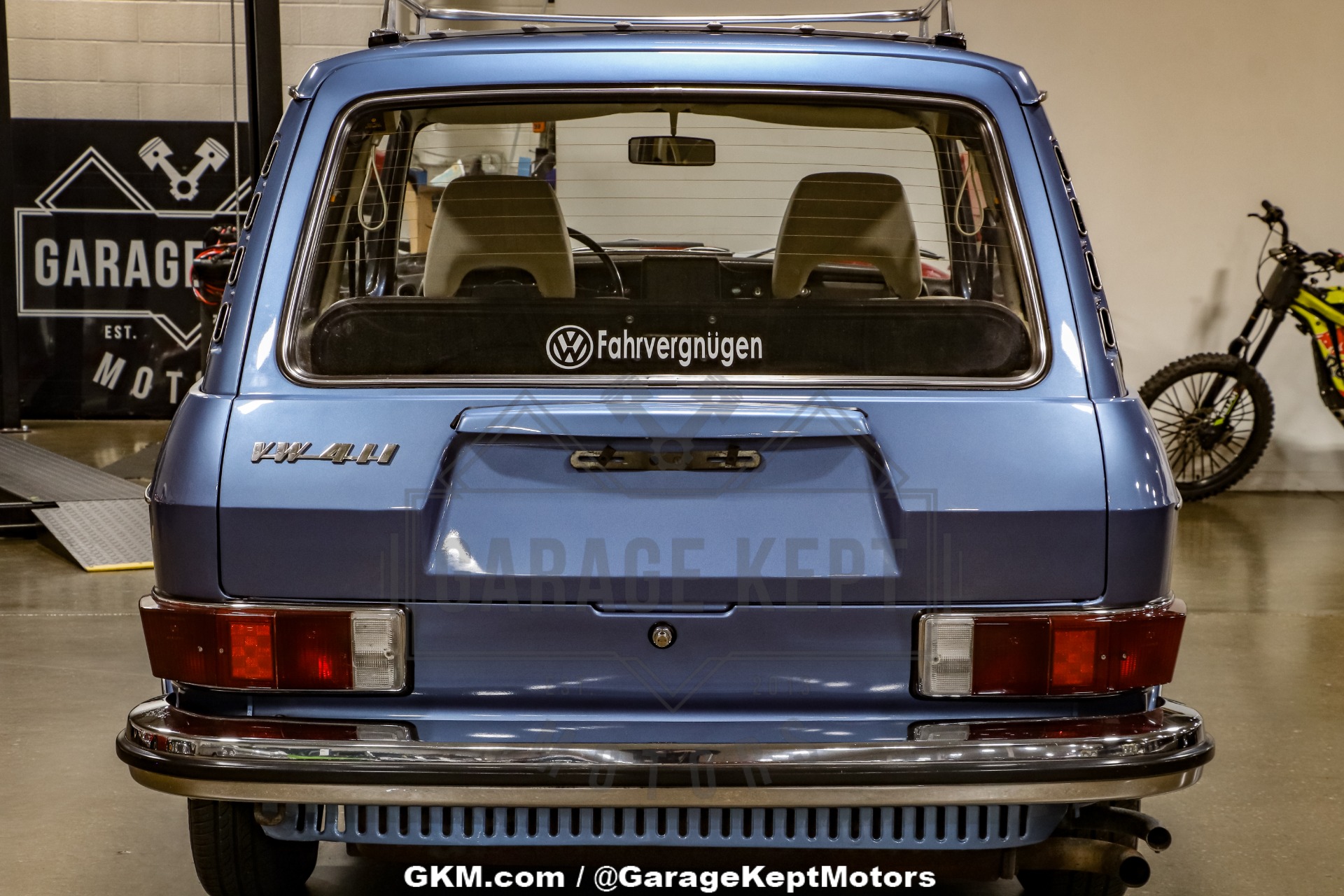 Volkswagen-Other-1972-Blue-Black-48