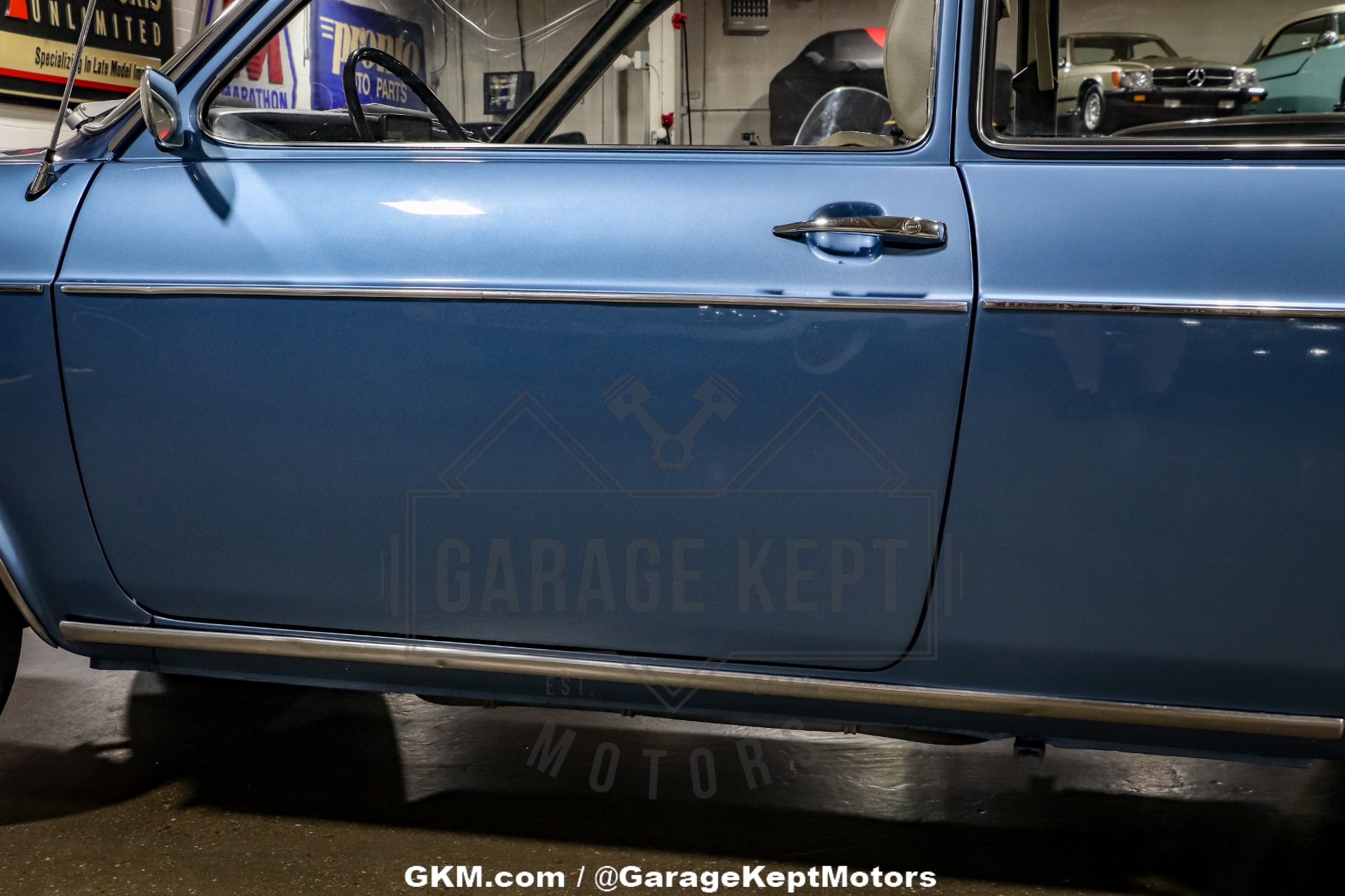 Volkswagen-Other-1972-Blue-Black-9