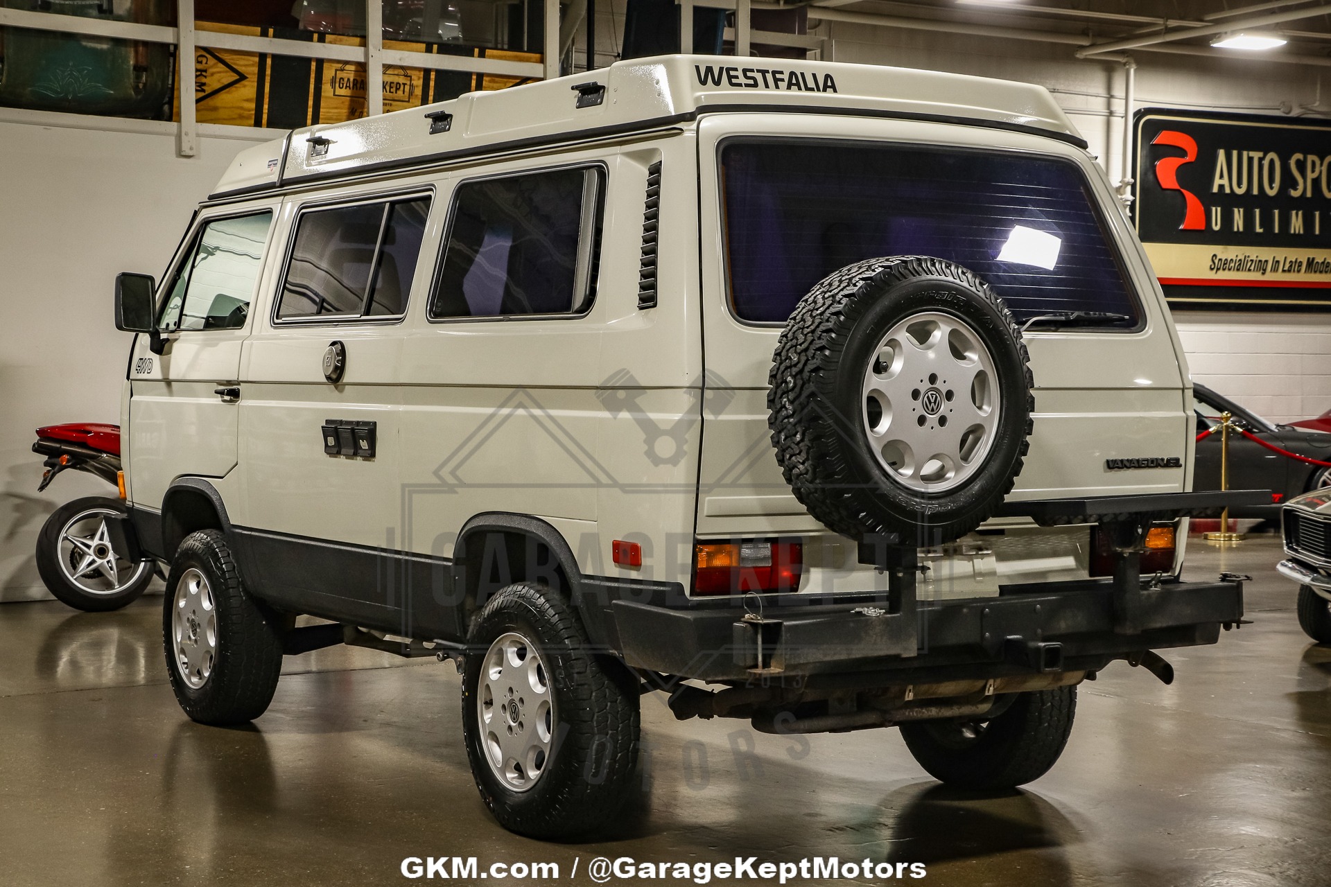 Volkswagen-Other-1989-White-Gray-10