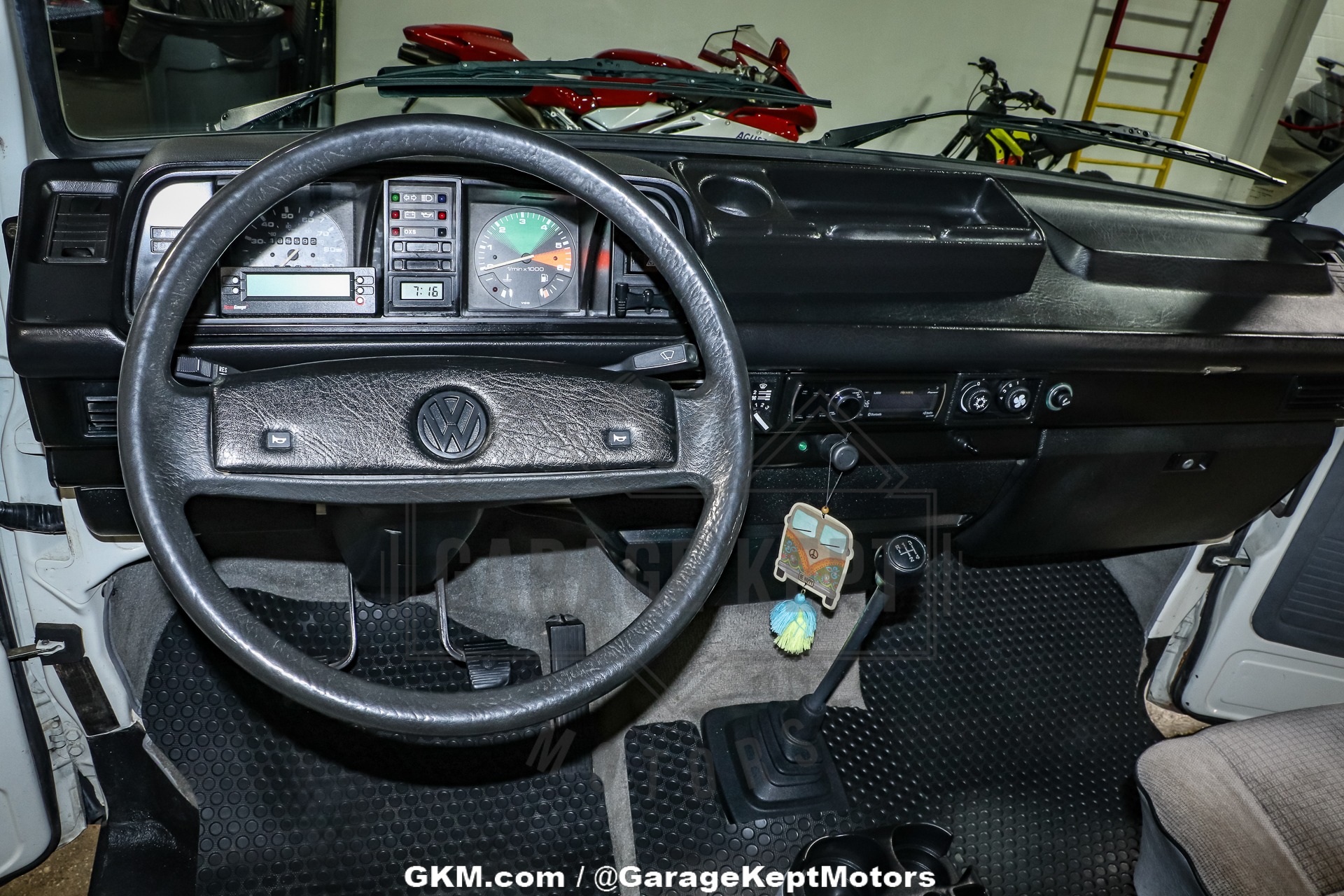 Volkswagen-Other-1989-White-Gray-2