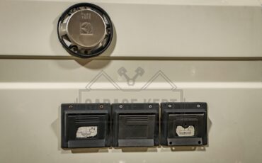 Volkswagen-Other-1989-White-Gray-31