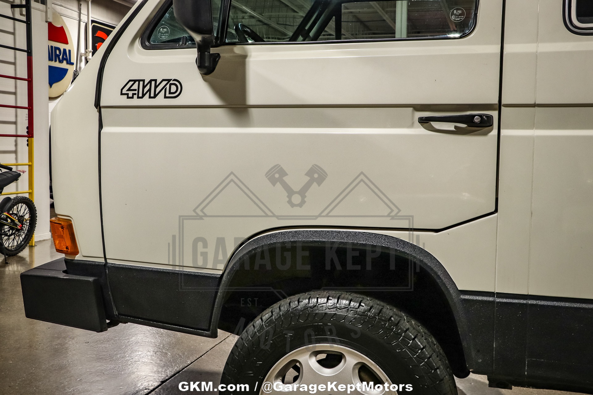 Volkswagen-Other-1989-White-Gray-35