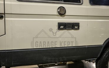 Volkswagen-Other-1989-White-Gray-36