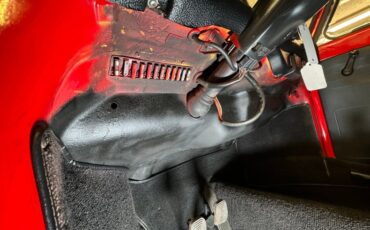 Volkswagen-Super-beetle-1972-Kansas-Red-Black-10