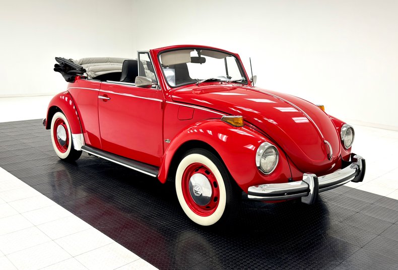 Volkswagen-Super-beetle-1972-Kansas-Red-Black-17
