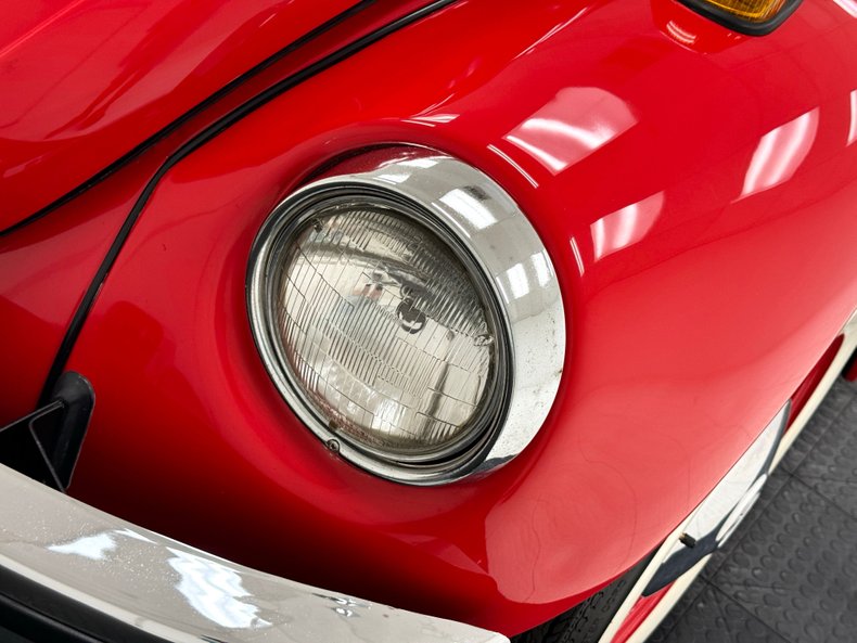 Volkswagen-Super-beetle-1972-Kansas-Red-Black-18