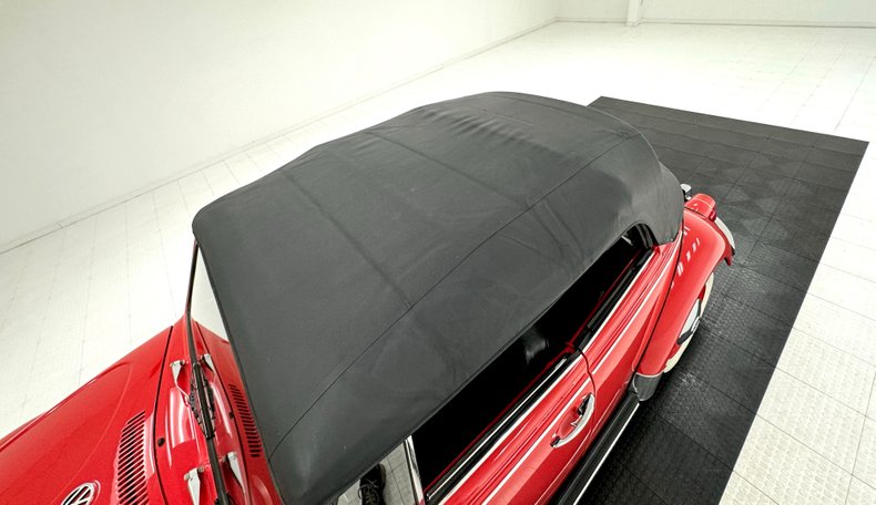 Volkswagen-Super-beetle-1972-Kansas-Red-Black-21