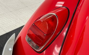 Volkswagen-Super-beetle-1972-Kansas-Red-Black-25