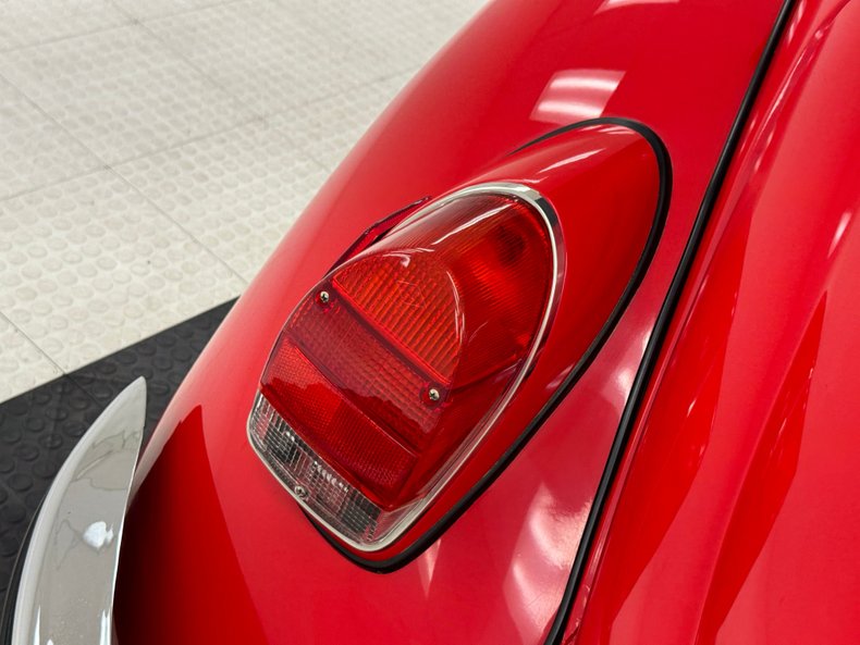 Volkswagen-Super-beetle-1972-Kansas-Red-Black-25