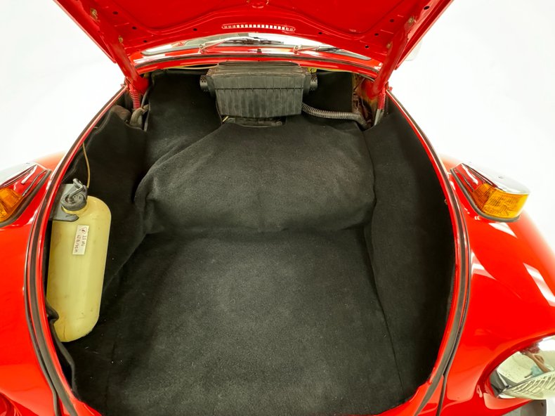 Volkswagen-Super-beetle-1972-Kansas-Red-Black-29