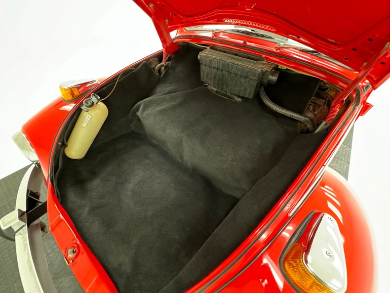 Volkswagen-Super-beetle-1972-Kansas-Red-Black-30