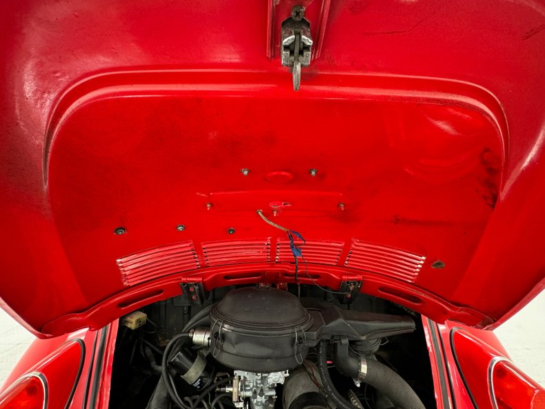 Volkswagen-Super-beetle-1972-Kansas-Red-Black-31