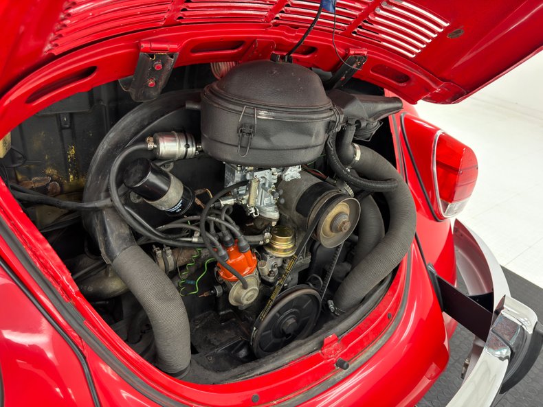 Volkswagen-Super-beetle-1972-Kansas-Red-Black-32