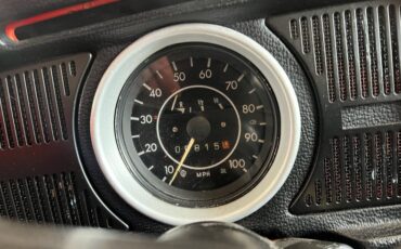 Volkswagen-Super-beetle-1972-Kansas-Red-Black-37