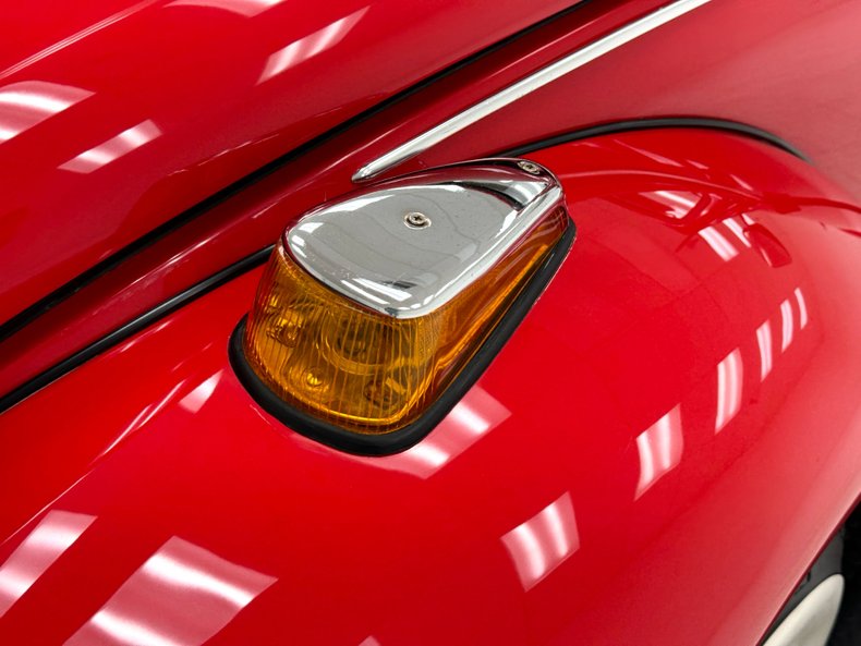 Volkswagen-Super-beetle-1972-Kansas-Red-Black-43