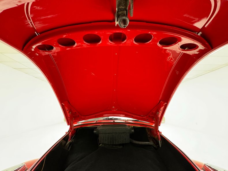 Volkswagen-Super-beetle-1972-Kansas-Red-Black-45