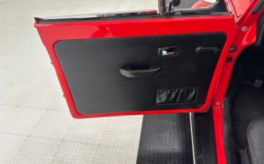 Volkswagen-Super-beetle-1972-Kansas-Red-Black-47