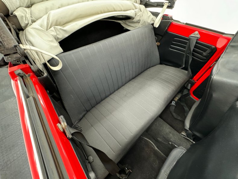 Volkswagen-Super-beetle-1972-Kansas-Red-Black-6