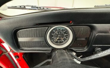 Volkswagen-Super-beetle-1972-Kansas-Red-Black-7
