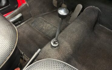 Volkswagen-Super-beetle-1972-Kansas-Red-Black-8