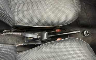 Volkswagen-Super-beetle-1972-Kansas-Red-Black-9