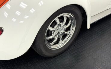 Volkswagen-Super-beetle-1972-Orange-Gray-17