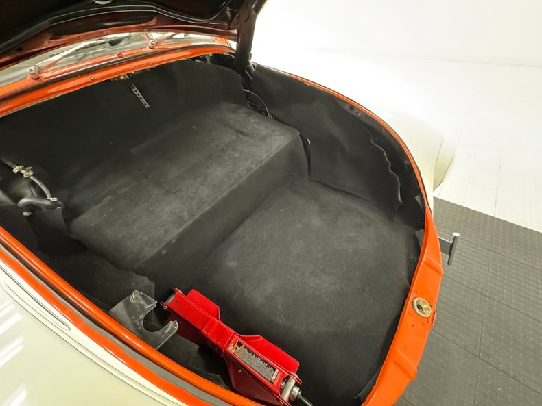 Volkswagen-Super-beetle-1972-Orange-Gray-21