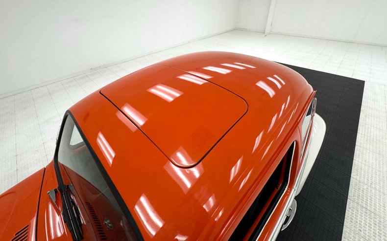 Volkswagen-Super-beetle-1972-Orange-Gray-23