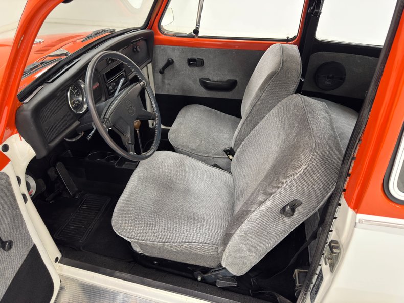 Volkswagen-Super-beetle-1972-Orange-Gray-31