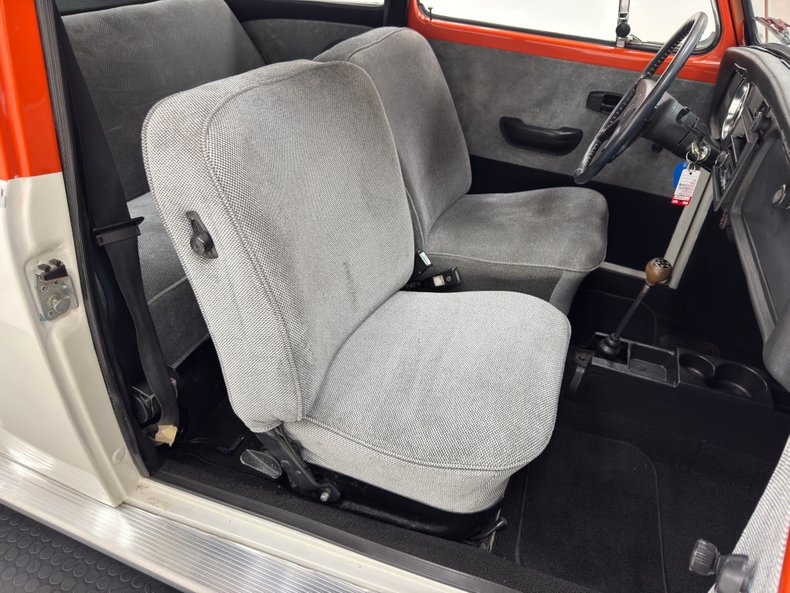 Volkswagen-Super-beetle-1972-Orange-Gray-33