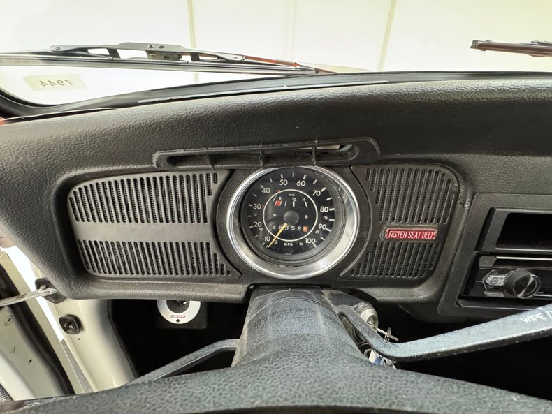 Volkswagen-Super-beetle-1972-Orange-Gray-37