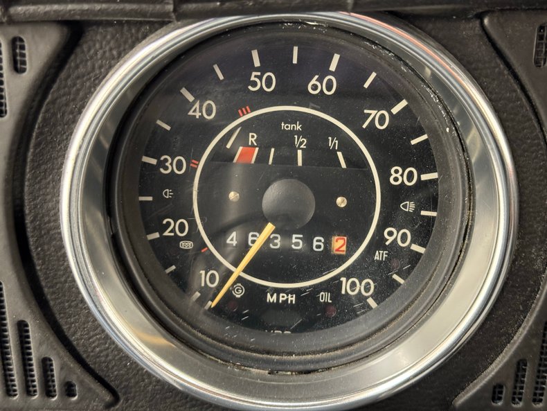 Volkswagen-Super-beetle-1972-Orange-Gray-38