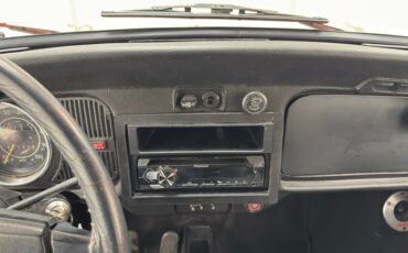 Volkswagen-Super-beetle-1972-Orange-Gray-39