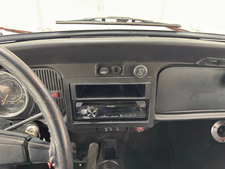 Volkswagen-Super-beetle-1972-Orange-Gray-39