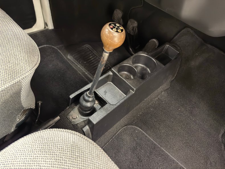 Volkswagen-Super-beetle-1972-Orange-Gray-40