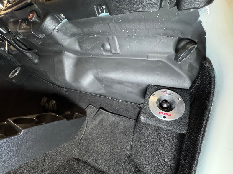 Volkswagen-Super-beetle-1972-Orange-Gray-43