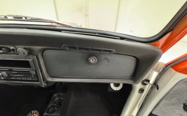 Volkswagen-Super-beetle-1972-Orange-Gray-7
