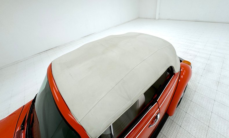 Volkswagen-Super-beetle-1973-Bright-Orange-White-21