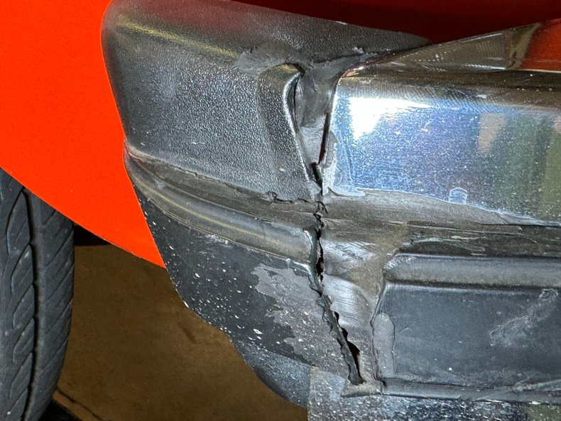 Volkswagen-Super-beetle-1973-Bright-Orange-White-32