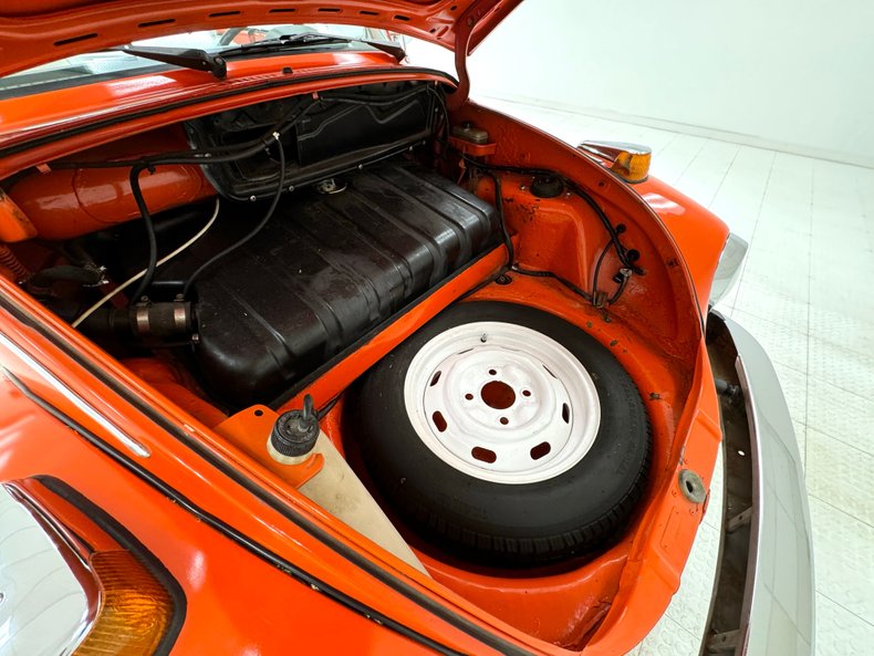 Volkswagen-Super-beetle-1973-Bright-Orange-White-35