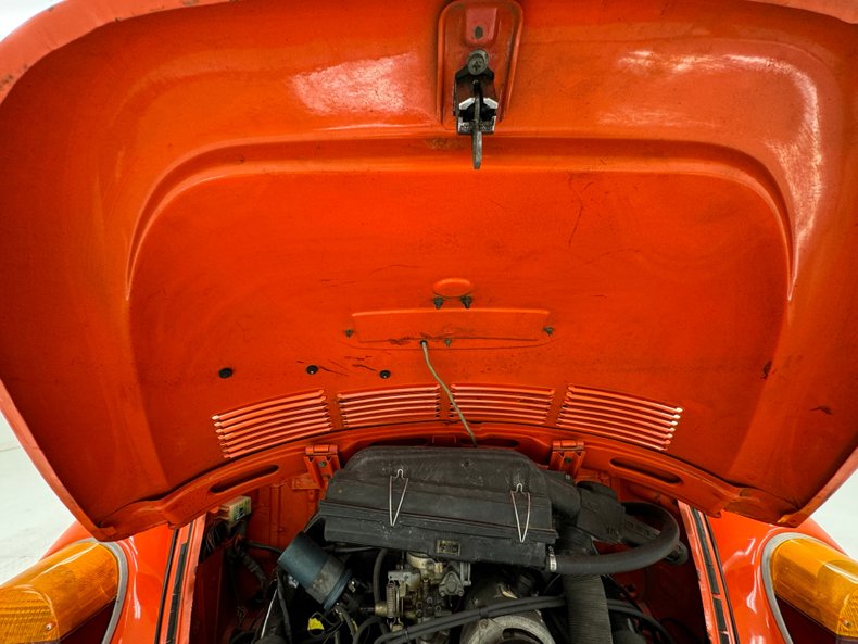 Volkswagen-Super-beetle-1973-Bright-Orange-White-38
