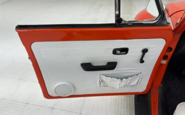 Volkswagen-Super-beetle-1973-Bright-Orange-White-42