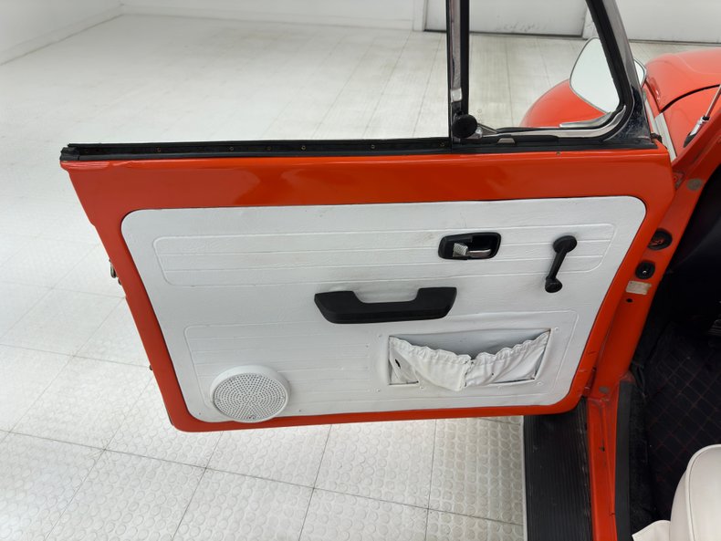 Volkswagen-Super-beetle-1973-Bright-Orange-White-42