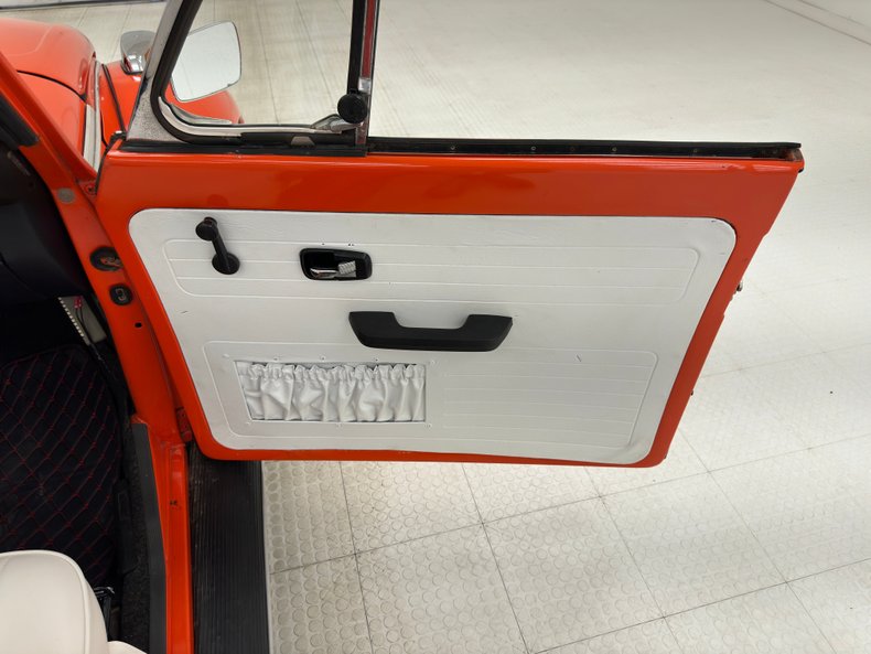 Volkswagen-Super-beetle-1973-Bright-Orange-White-43