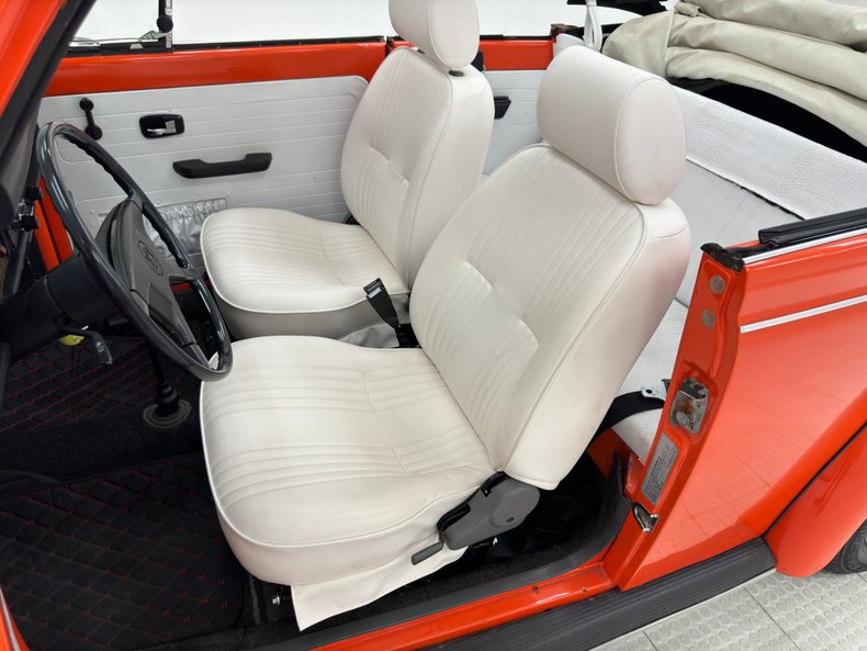 Volkswagen-Super-beetle-1973-Bright-Orange-White-44