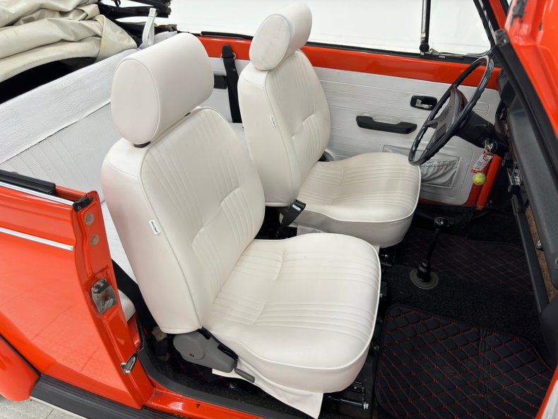 Volkswagen-Super-beetle-1973-Bright-Orange-White-47