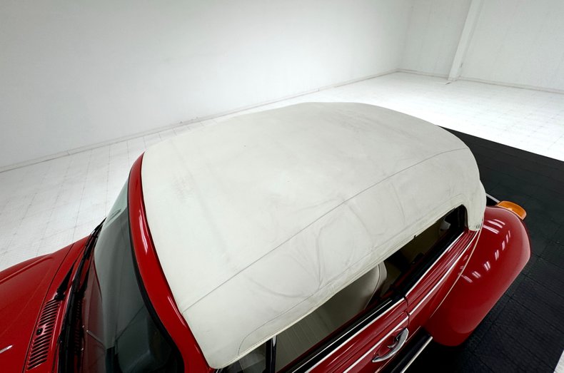 Volkswagen-Super-beetle-1974-Phoenix-Red-White-16