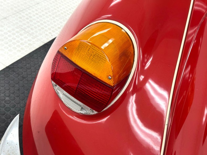 Volkswagen-Super-beetle-1974-Phoenix-Red-White-20