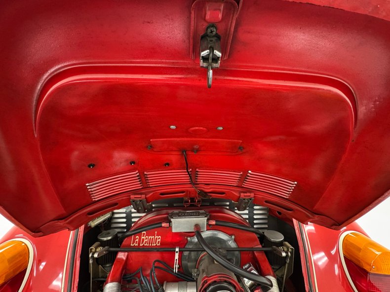 Volkswagen-Super-beetle-1974-Phoenix-Red-White-31